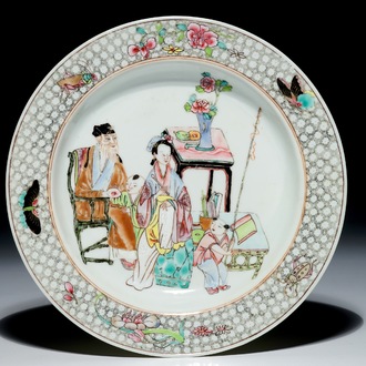 Une assiette en porcelaine de Chine famille rose coquille d'oeuf, Yongzheng