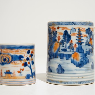 Deux chopes en porcelaine de Chine Imari à décor de paysages, Qianlong