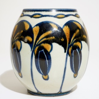 Een zeldzame vaas van geglazuurd steengoed, Charles Catteau voor Boch Frères Keramis, ca. 1925