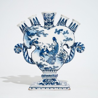 A Dutch Delft blue and white heart-shaped tulip vase with chinoiserie scenes, late 17th C.