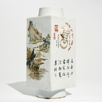 Un vase carré aux paysages en porcelaine de Chine qianjiang cai, 20ème