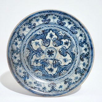 A Chinese blue and white ornamental plate, Ming, Hongzhi