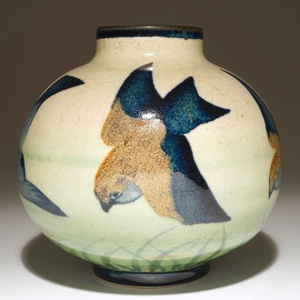 Un vase en grès aux oiseaux stylisés, Charles Catteau pour Boch Frères Keramis, ca. 1930