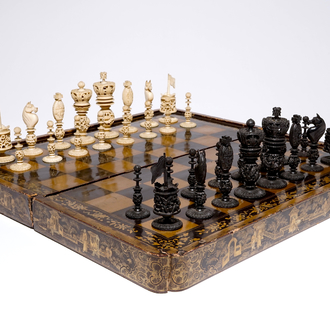 Un jeu d'échecs et backgammon en laque aux pions en ivoire, Chine, 19ème