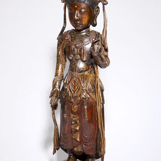Un grand modèle de Bodhisattva en bronze laqué et doré, prob. Corée, Goryeo/Joseon, 14-16ème