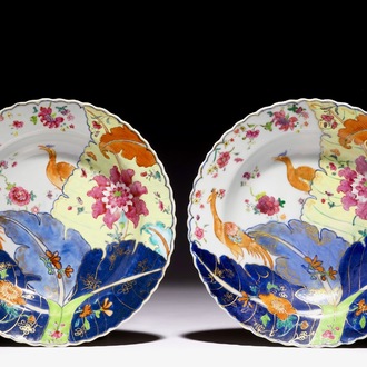 A pair of Chinese famille rose “pseudo tobacco leaf” soup plates, Qianlong