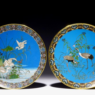A pair of Japanese cloisonné chargers with birds, Meiji, 19th C.