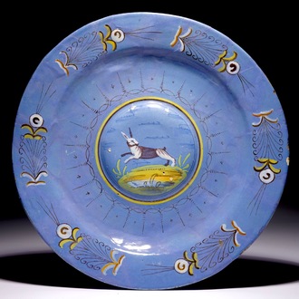 A Haarlem maiolica berretino dish with a hare, early 17th C.