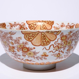 Un bol en porcelaine de Chine rouge de fer et doré de style japonais, Kangxi