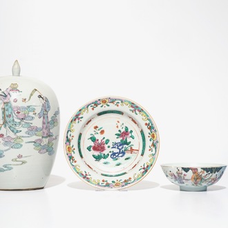 A varied lot of Chinese famille rose and monochrome porcelain, 19/20th C.