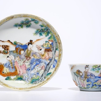 Une tasse et soucoupe en porcelaine de Chine famille rose coquille d'oeuf à décor d'une femme avec deux garçons, Yongzheng