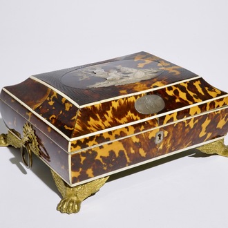 A Napoleon III silver inlaid tortoise veneer sewing box with gilt bronze mounts, France, 19th C.