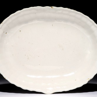 A large white Delft pointed oval dripping pan, 18th C.