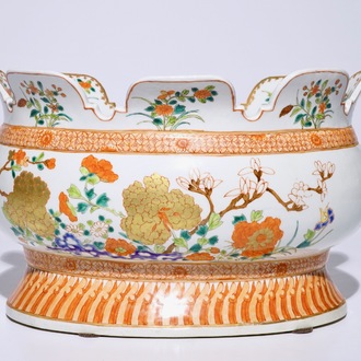 A large Chinese verte-imari monteith in 18th C. style, modern