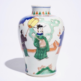 Un vase de forme meiping en porcelaine de Chine wucai, 19/20ème