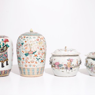 Deux bols et deux pots couverts en porcelaine de Chine famille rose, 19ème