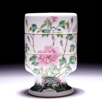 Une boîte couverte de trois pièces en porcelaine de Chine famille rose, marque et époque de Guangxu