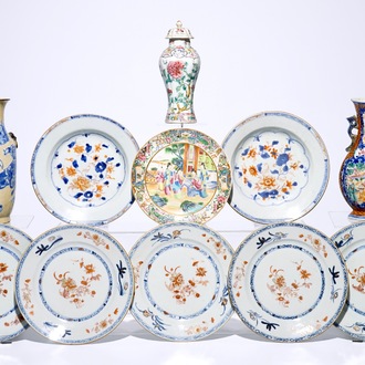 Een gevarieerd lot Chinees famille rose, Imari-stijl en blauw-wit porselein, 18/19e eeuw