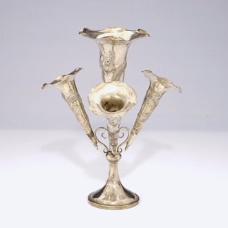 A Chinese export silver flower vase, 19/20th C.