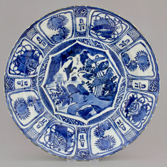Een Chinese blauw-witte schotel met eenden bij een poel, Ming, Wanli