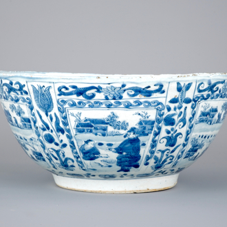 Un grand bol aux paysages en porcelaine de Chine bleu et blanc de type Kraak, Ming, Wanli
