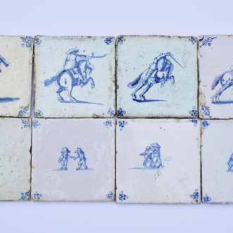 Huit carreaux en faïence de Delft bleu et blanc aux soldats et jeux d'enfants, 17/18ème