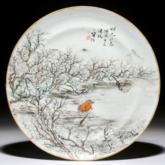 Une assiette en porcelaine de Chine qianjiang cai, 19/20ème