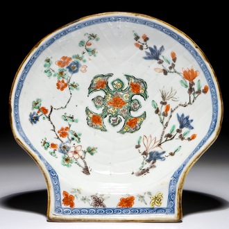 A shell-shaped Chinese famille verte dish, Kangxi