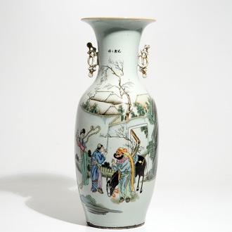 A tall Chinese famille rose vase with immortals, 19/20th C.