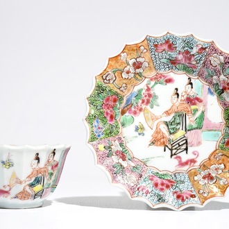 Une tasse et soucoupe polylobée en porcelaine de Chine famille rose, Yongzheng