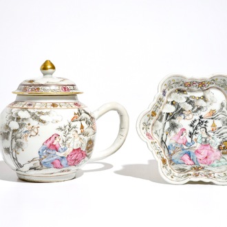 Une théière sur présentoir en porcelaine de Chine famille rose, Qianlong