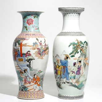 Deux grands vases en porcelaine de Chine famille rose, 20ème
