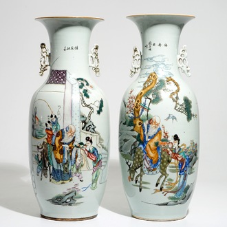 Deux vases en porcelaine de Chine famille rose aux immortels, 19/20ème