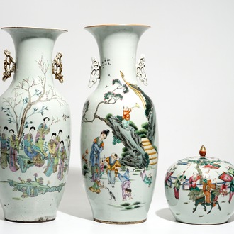 Deux grands vases et un pot couvert en porcelaine de Chine famille rose, 19/20ème