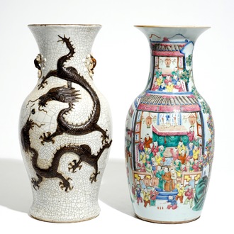 Un vase en porcelaine de Chine famille rose et un vase au dragon, 19ème