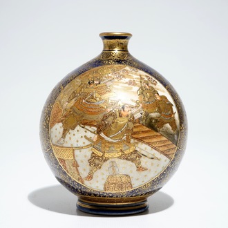 Un vase en porcelaine Satsuma, marque de Kinkoza, Japon, époque Meiji, 19ème
