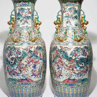 A pair of very large Chinese famille rose vases with war scenes, 19th C.