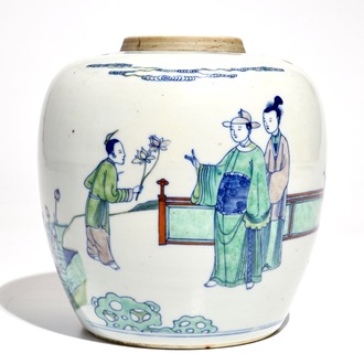 Un pot à gingembre en porcelaine de Chine doucai, Kangxi ou postérieur