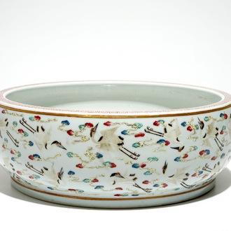 A Chinese famille rose basin with cranes, Guangxu mark, 20th C.