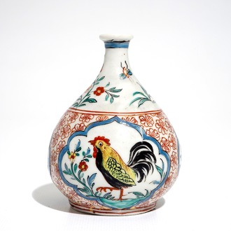 Un vase en porcelaine de Chine surdécoré de type Amsterdams Bont, Kangxi