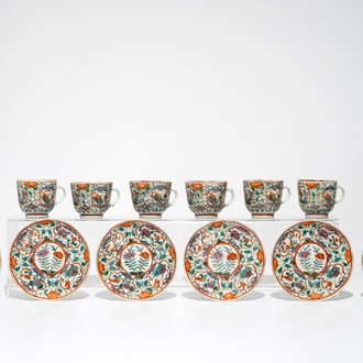 Six tasses et soucoupes en porcelaine de Chine famille verte, 19ème