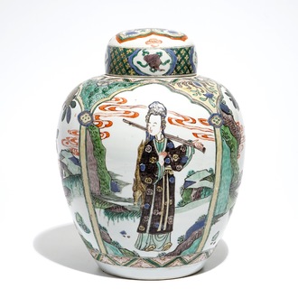 Un pot couvert en porcelaine de Chine famille verte, 19ème