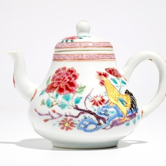 A Chinese famille rose rooster teapot and cover, Yongzheng