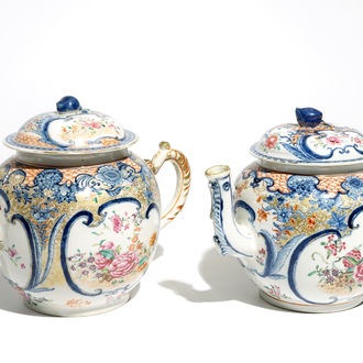 Deux grandes théières en porcelaine de Chine famille rose, Qianlong