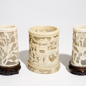 Trois porte-pinceaux en ivoire sculpté, Chine, Canton, 19ème et 20ème