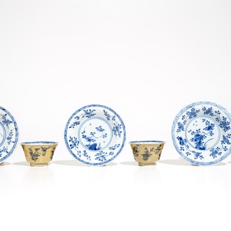Drie Chinese blauwwitte koppen en schotels met zeemleer glazuur, Kangxi