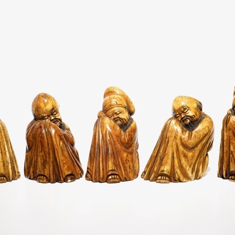 Cinq immortels en ivoire sculpté de style Ming, Chine, 19/20ème
