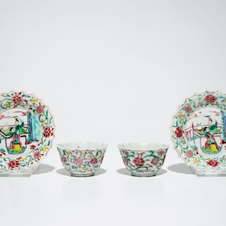 Une paire de tasses et soucoupes polylobées en porcelaine de Chine famille rose, Yongzheng