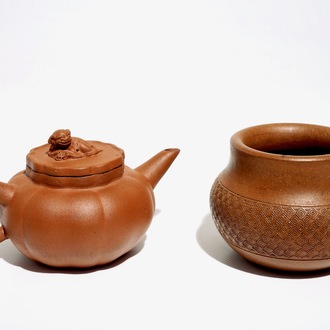 A Chinese Yixing stoneware teapot and a small vase, 19/20th C.