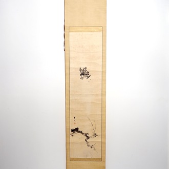 Une peinture rouleau sur papier figurant deux oiseaux, signé, Chine, 19/20ème